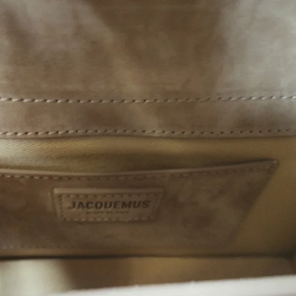 GIGI HADID Runway Jaquemus Le Bambino Suede Bag - Picture 3 of 4